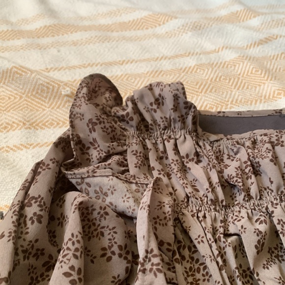 Floral Ruffle Blouse - Brown - Picture 8 of 16